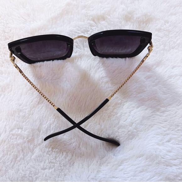 Gia Black Elegant Chain Link Oversized Sunglasses - Picture 6 of 9